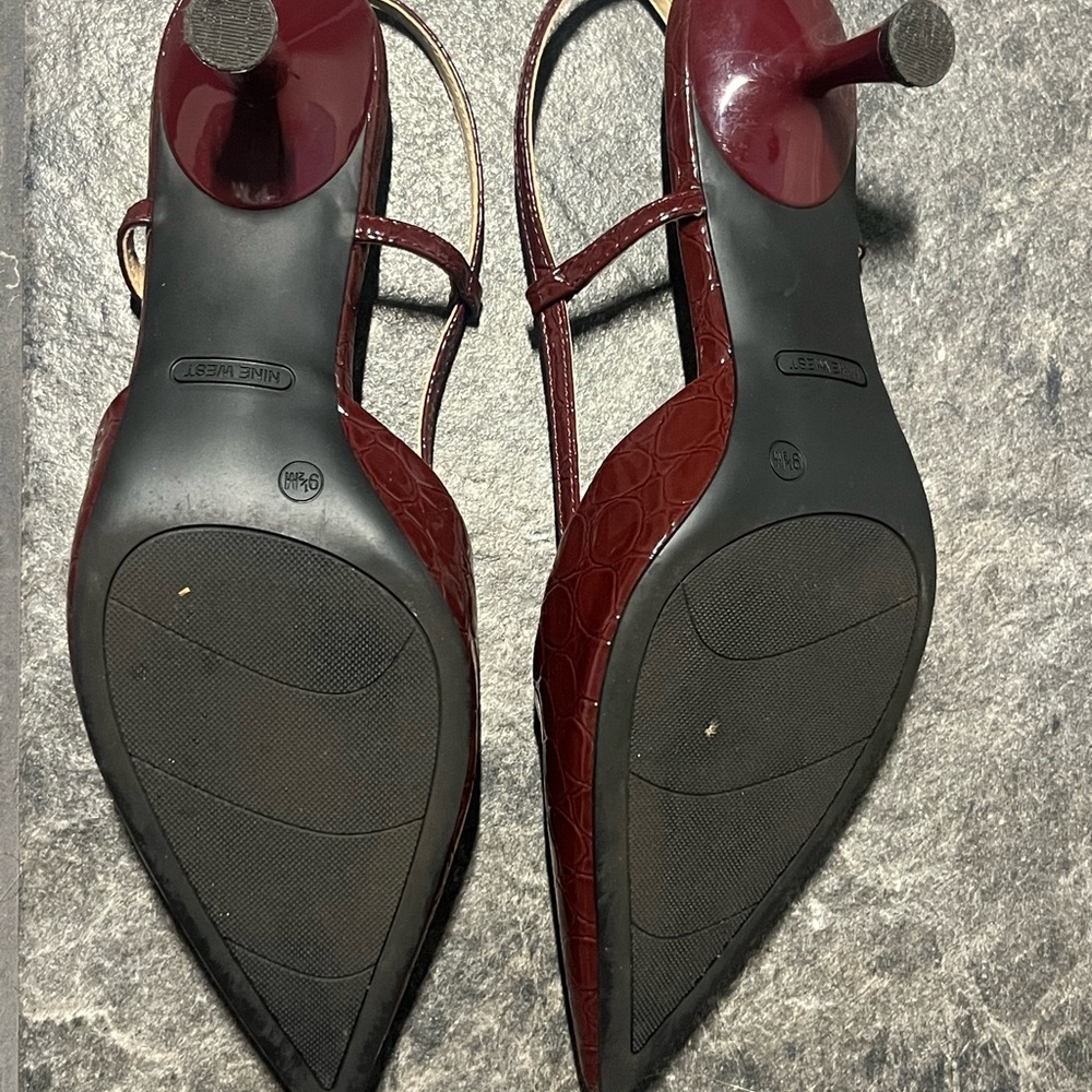 Nine West Red Croc Print Rillas Pump - Picture 8 of 9